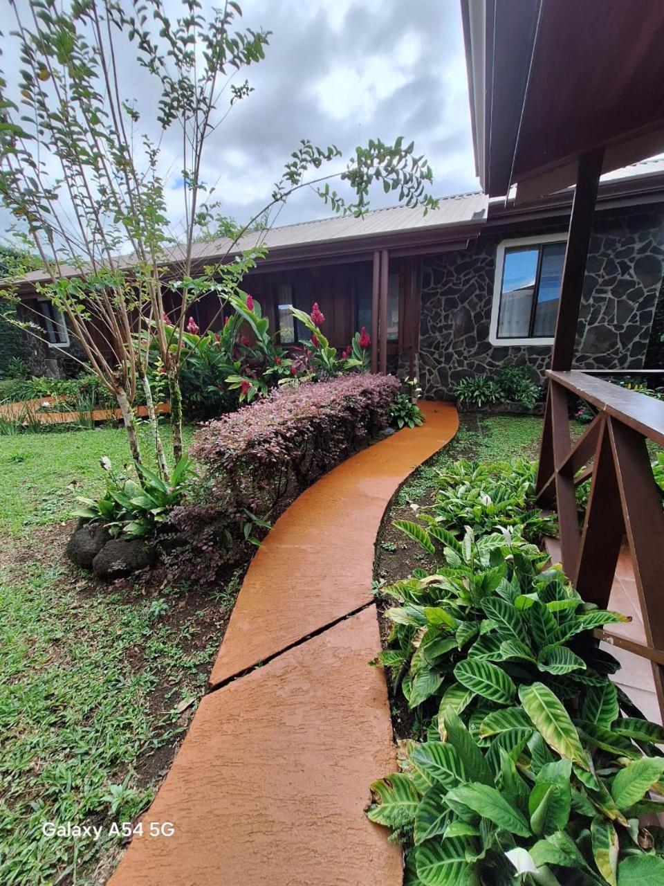 Iris Arenal Hotel La Fortuna Zewnętrze zdjęcie